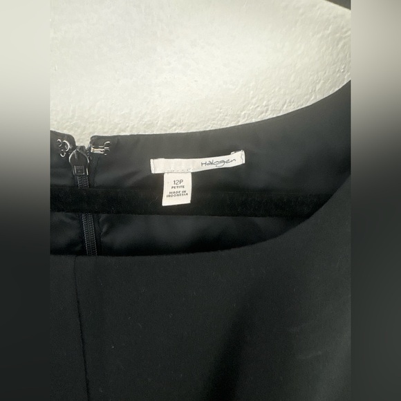 Halogen sleeveless pleaded black dress size 12P - Picture 3 of 4